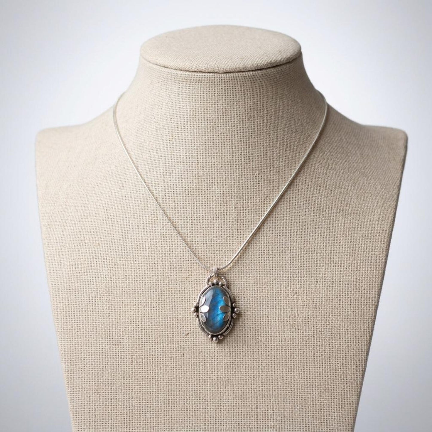 Labradorite Filigree Silver Necklace
