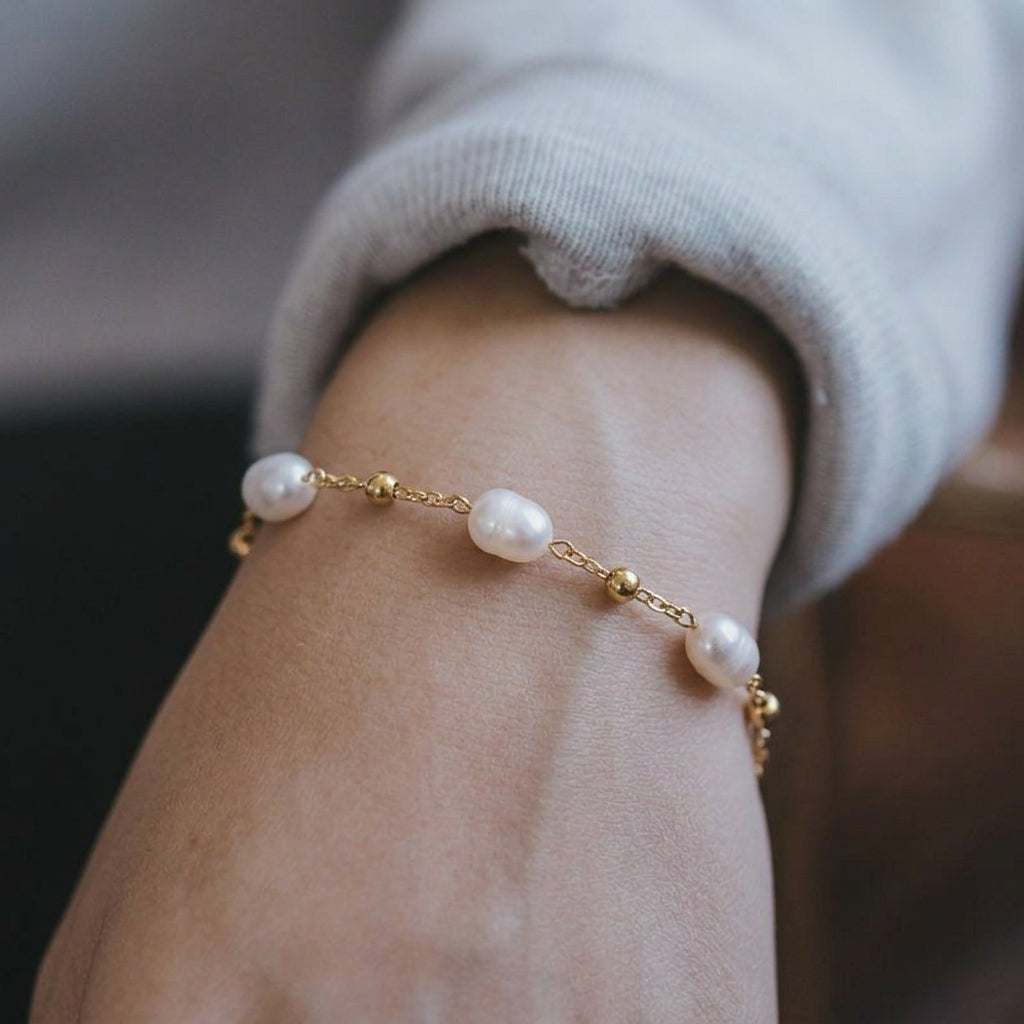 Minimalist Baroque Pearl Bracelet