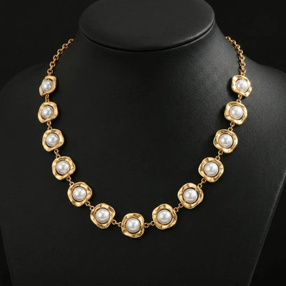 Hammered Bezel Pearl Necklace