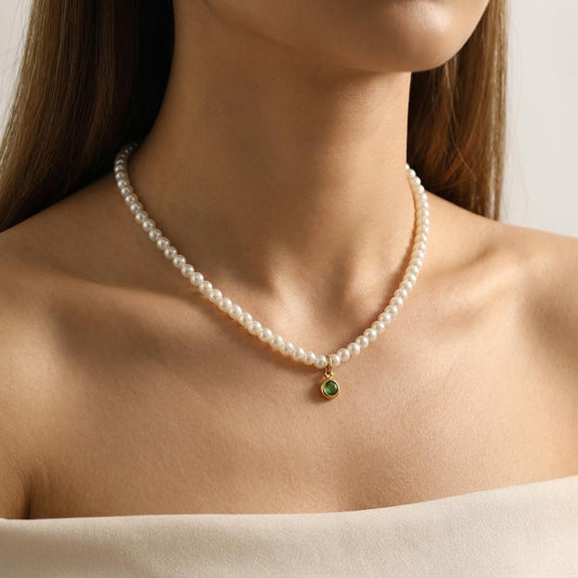 Emerald Charm Pearl Necklace
