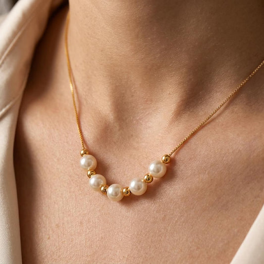 Curved Pearl Cluster Necklace